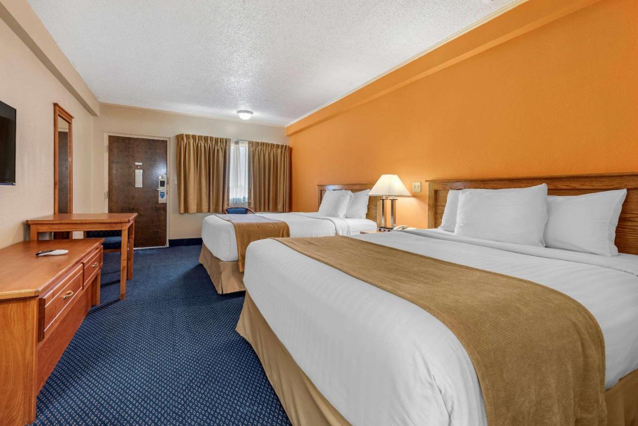 Asam Hotel Goodland Екстериор снимка