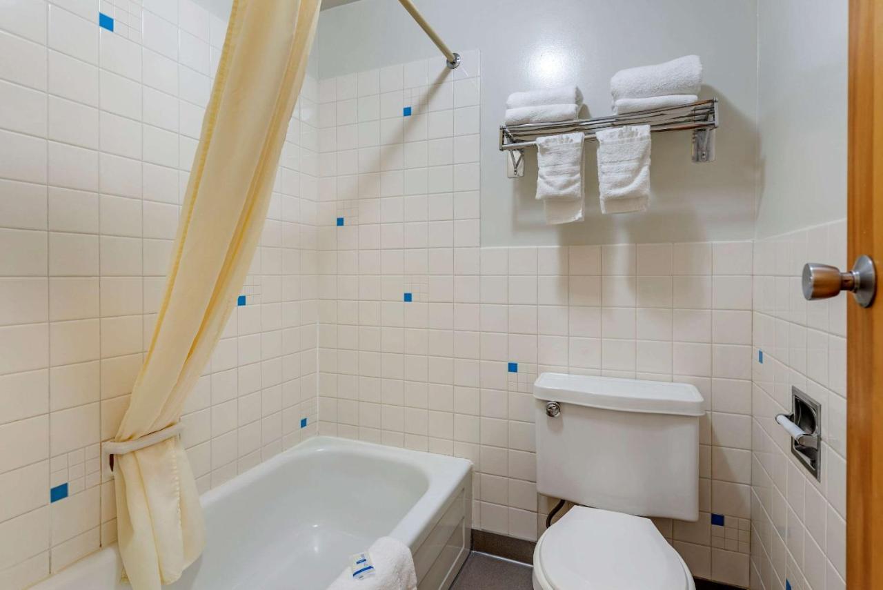 Asam Hotel Goodland Екстериор снимка