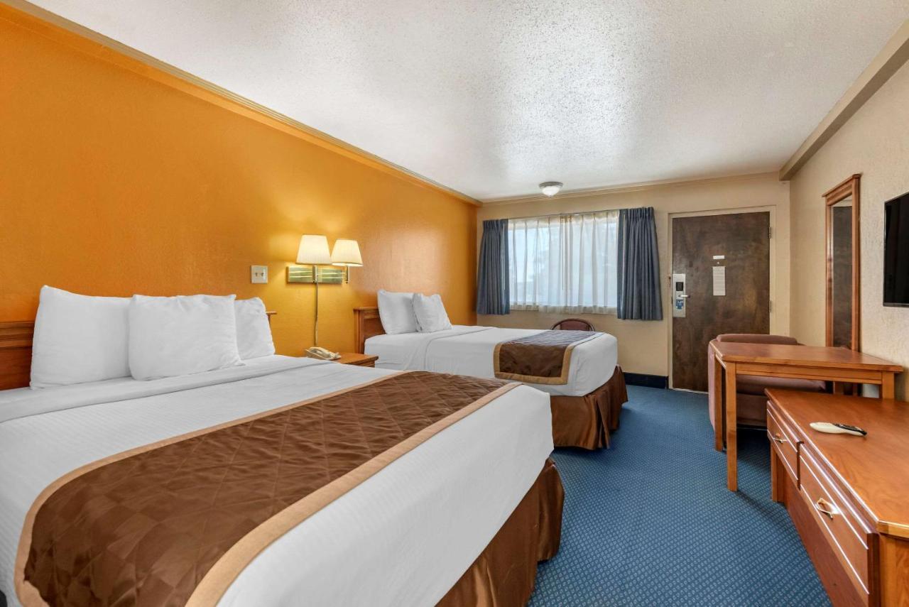 Asam Hotel Goodland Екстериор снимка