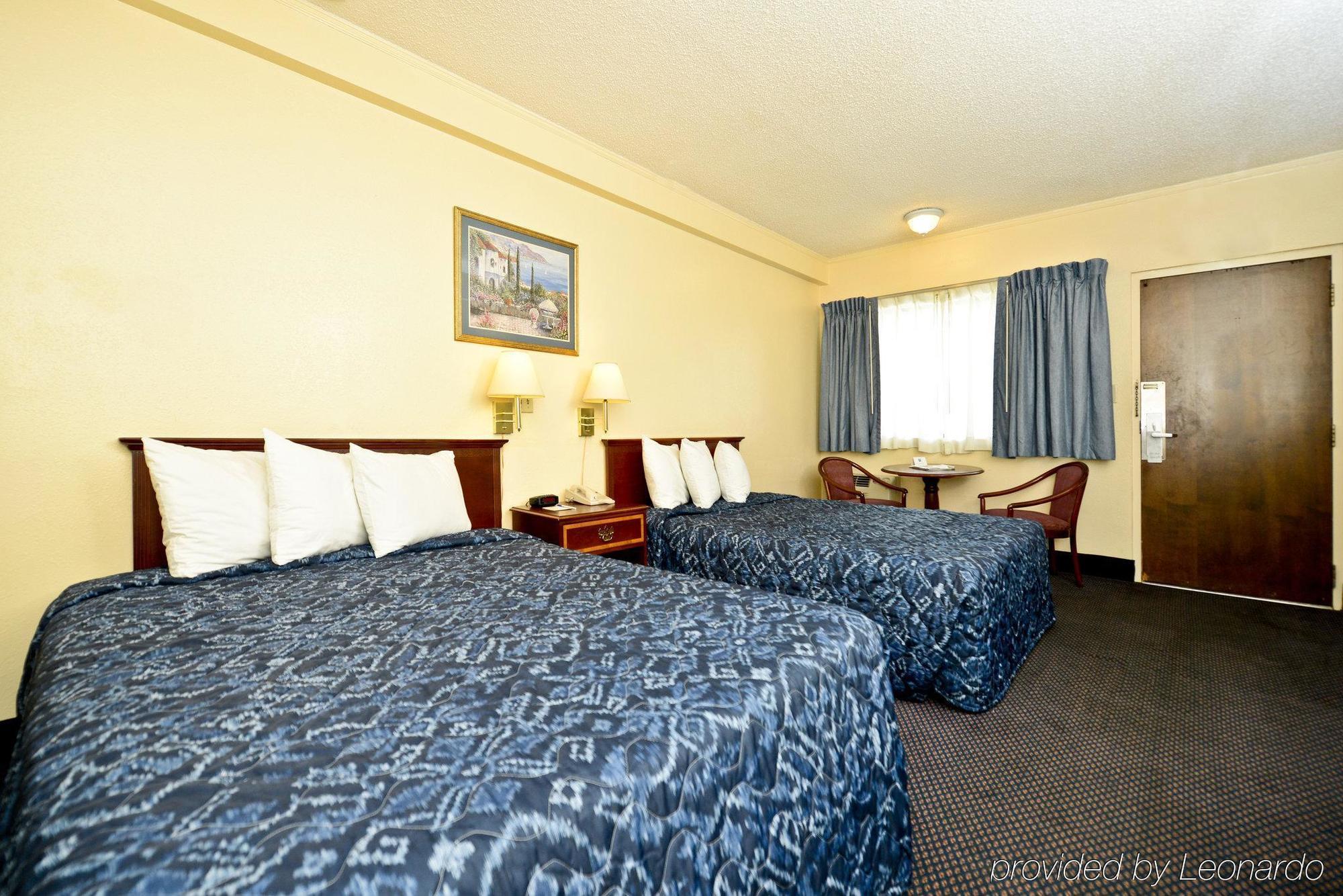 Asam Hotel Goodland Екстериор снимка